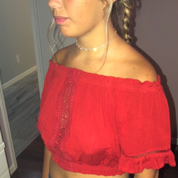 off the shoulder crop top - Picture 2 of 7